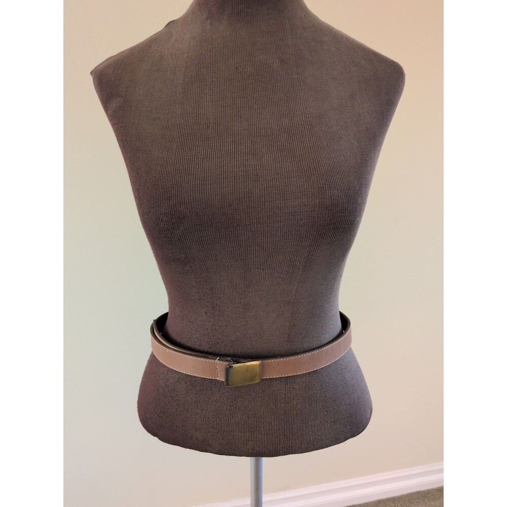 Putnam Hull Vintage Ladies Tan  Leather Belt Brass Buckle 5 holes 36 Inches Long